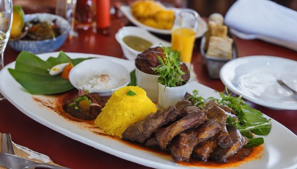 Découvrir la gastronomie créole dans un restaurant à la réunion